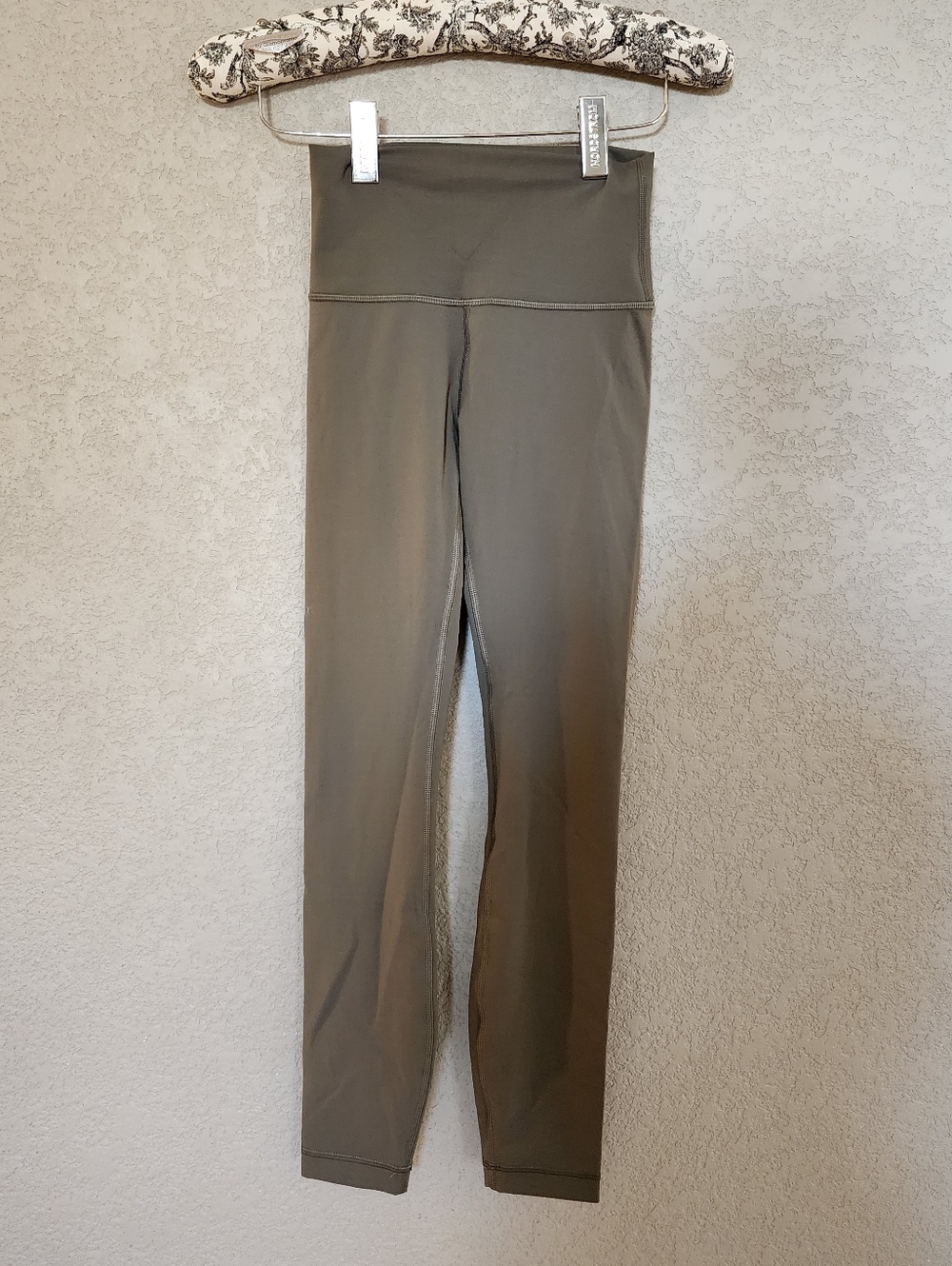 Lululemon Wunder Train Leggings Size 2 Color Olive Green